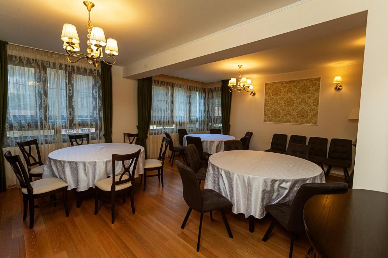 Vila Imperial Bed & Breakfast ซินายา ภายนอก รูปภาพ