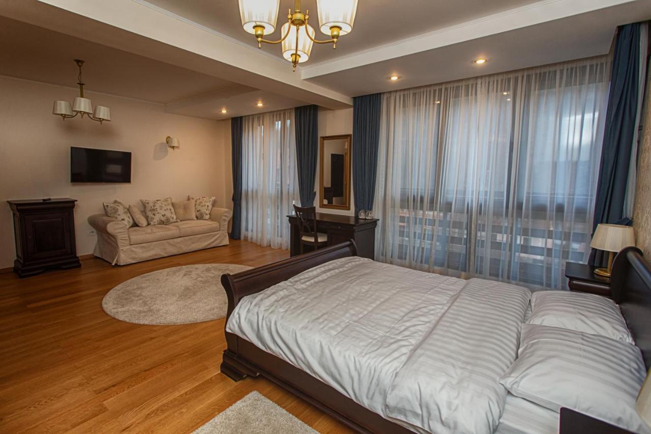 Vila Imperial Bed & Breakfast ซินายา ภายนอก รูปภาพ